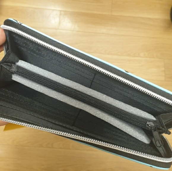 SOLD - Picture 4 of 6